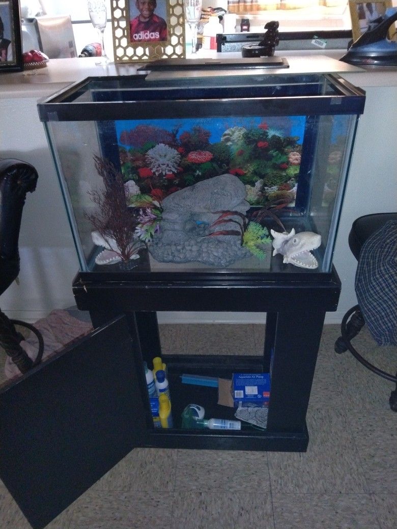 Fish Aquarium w/ Stand &accessories