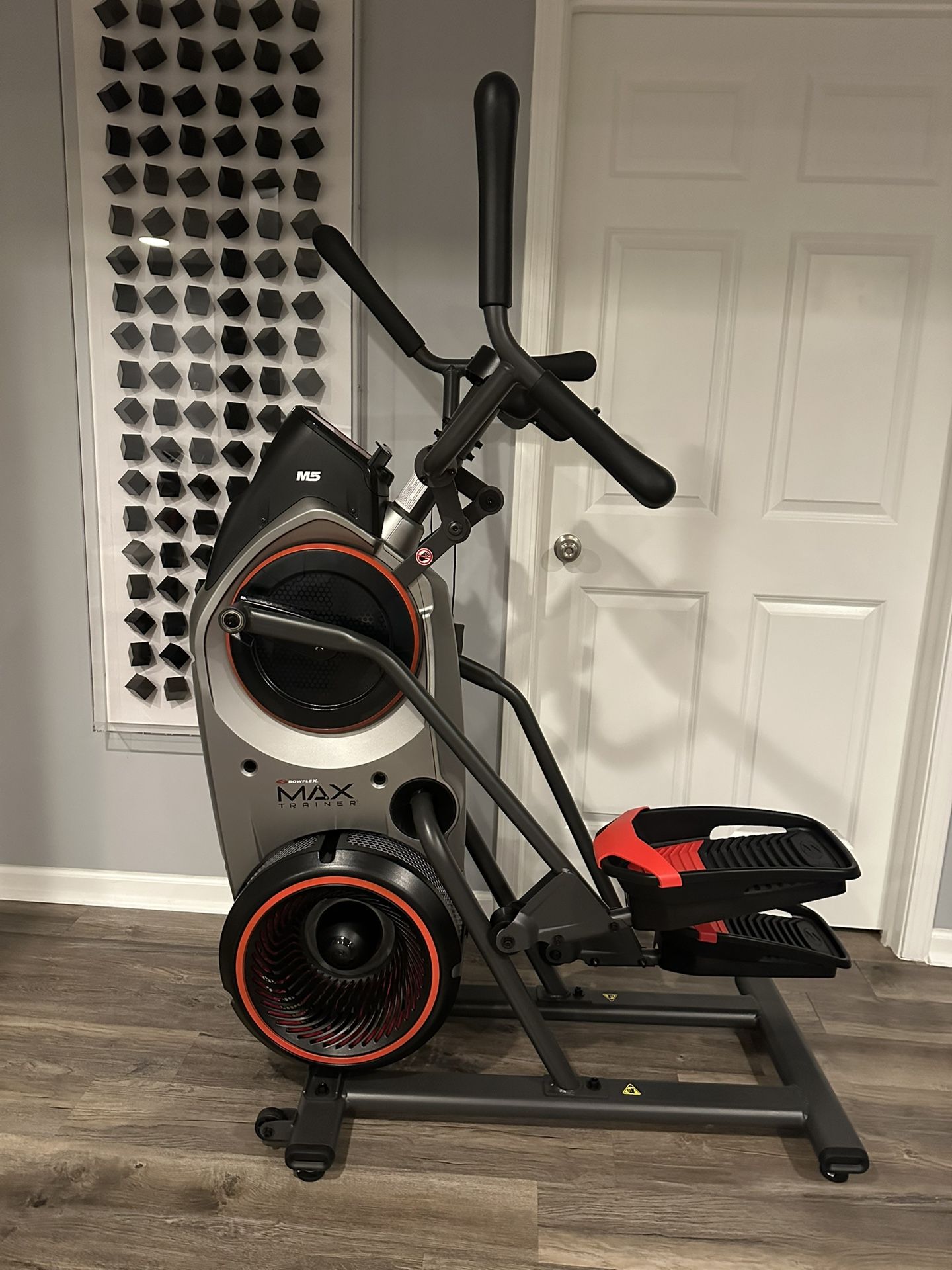 Bowflex M5 max trainer