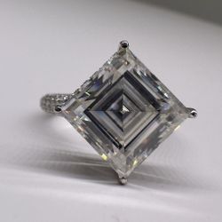 6 Carat Carre Cut Moissanite Diamond Engagament Ring In Platinum 