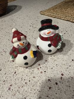Vintage Mr. And Mrs Snowman Salt And Pepper Shakers 