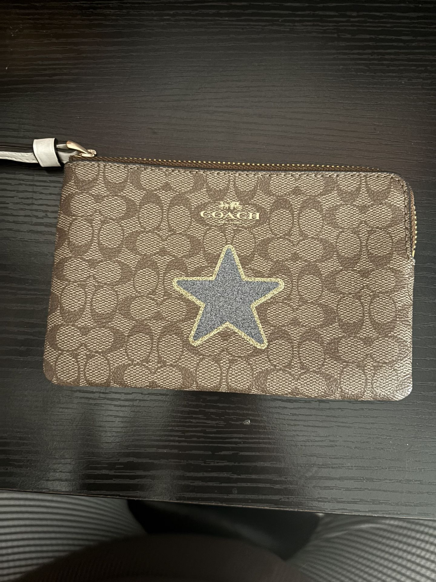 Coach Wristlet Great For Dallas Fan