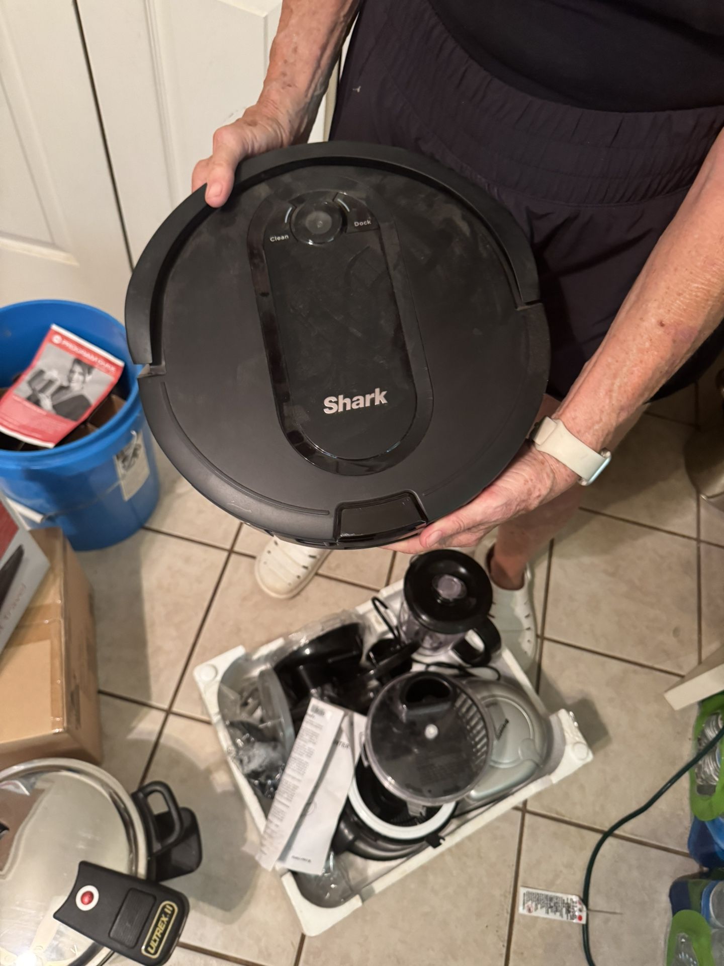 Shark Robot Cleaner And Docking Station
