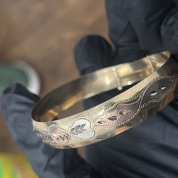 14k Bangle Bracelet 