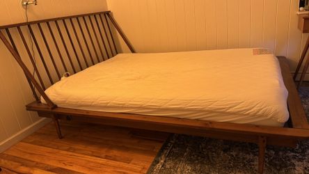 Queen Size Wooden Bed Frame + 8” Gel Memory Foam Mattress + Dual-Zone Heated Sheets (With 2 Remotes) – Set