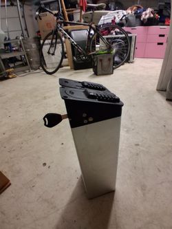 Electric Bike Battery Pack with Key