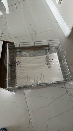 Pullout cabinet organizer