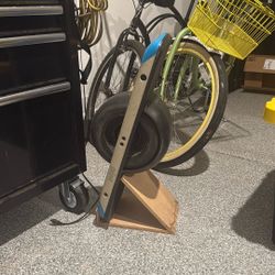 One Wheel Pint (comes with stand and charger)