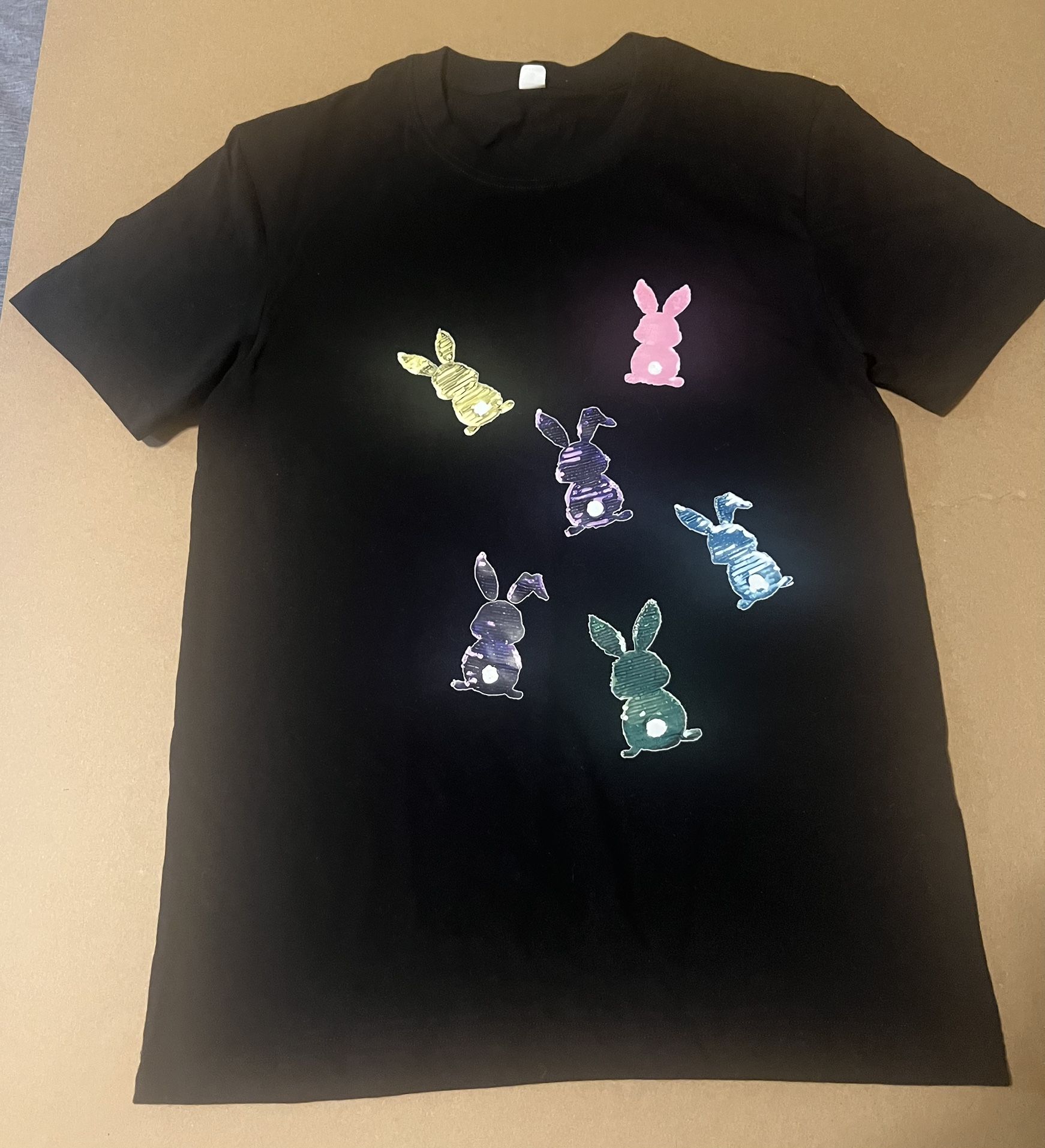 Women’s multicolored Bunny T-Shirt, new in excellent condition (Size Small)