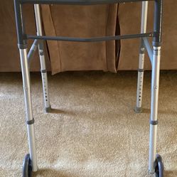 Walker w/Wheels