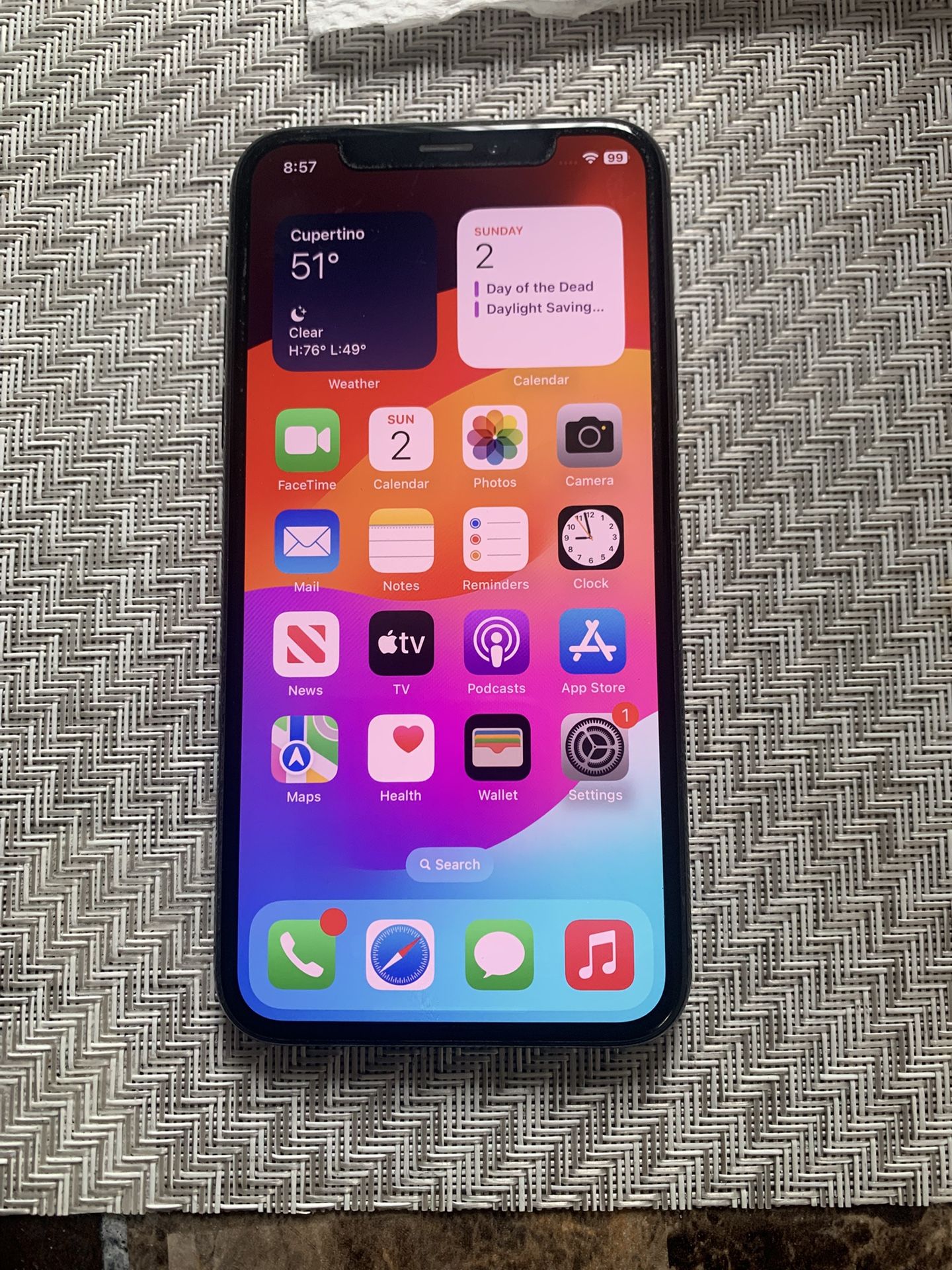 APPLE IPHONE X 64GB UNLOCKED 