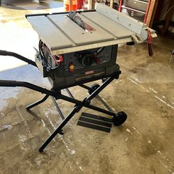 Folding table saw