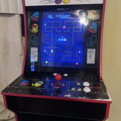 Pac Man Arcade Game