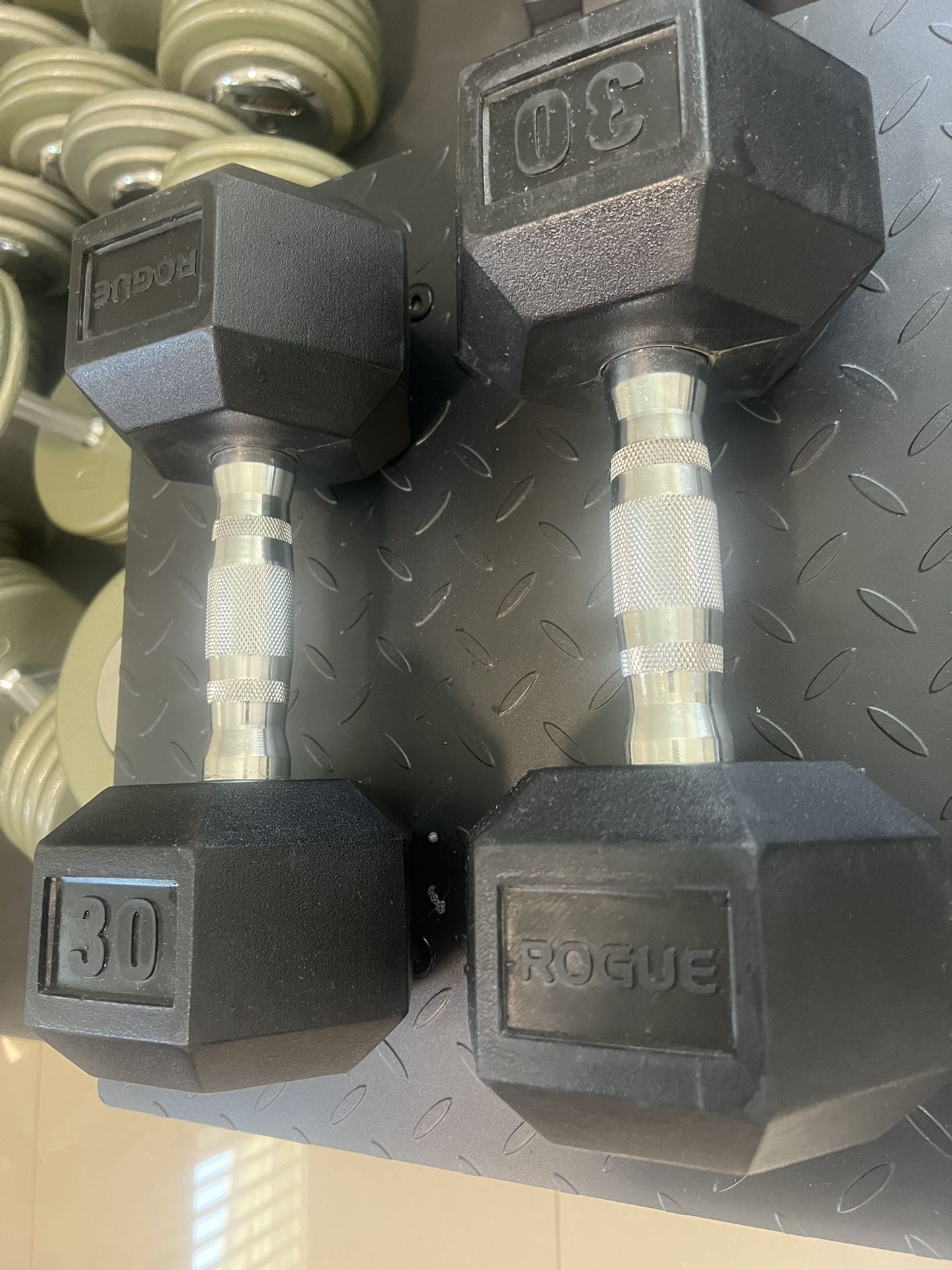 Dumbbells Rubber Hex ROUGE 30LB