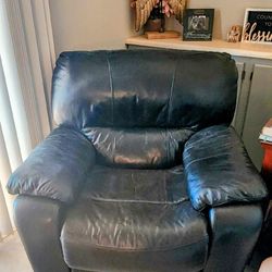 2 Black Electric Recliner 