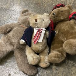 3 Collectible bears