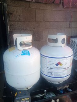 Gas tank