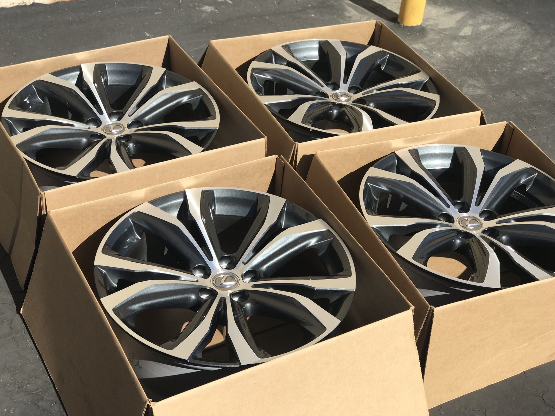 20” Lexus RX350 RX440 Brand new wheels rims