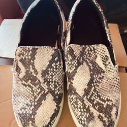 Snake Skin Pattern Shoes