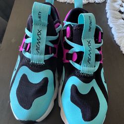 Girls shoes