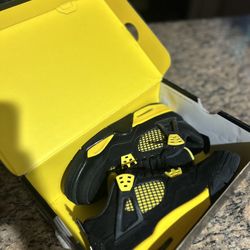 jordan 4 yellow thunder's
