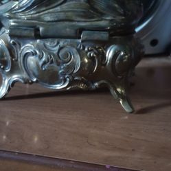 cofre de joyería de bronce antiguo 