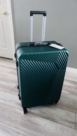 💚 BRAND NEW 28” Emerald Green Hardshell Luggage – $45 FIRM  📍 Pickup: South Durango & 215 — near IKEA 💵 $45 FIRM  Stunning 28” large checked suitca