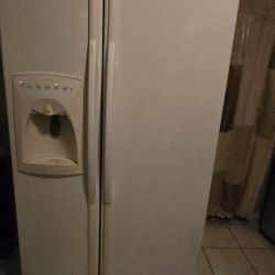 Amana Side By Side Refrigerator