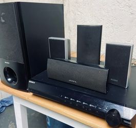 DVD HOME THEATRE SYSTEM DAY-HDX285