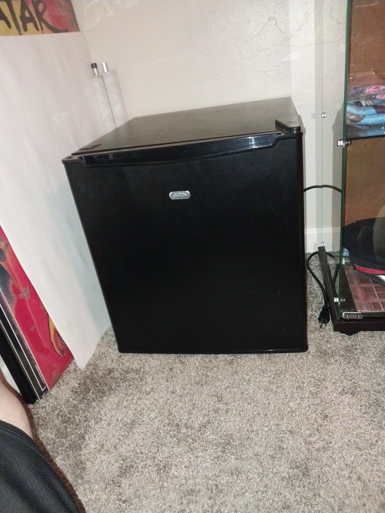 Mini-Fridge