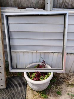 Aluminum window frame