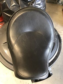 Dyna StreetBob solo seat