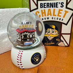 *FOR SALE* Collectible Milwaukee Brewers Bernie’s chalet snowglobe NIB