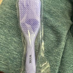 Wynk detangling Brush