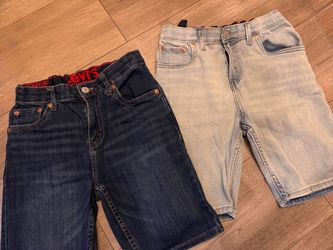 Levi's shorts for young