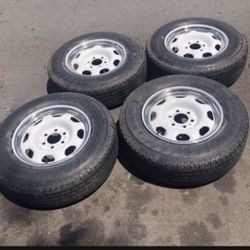 4 —- 235/75r17 6x135 6x5.31 Ford F-150 Stock Expedition  Wheels Rims With Good 80% Treads Hankook Tires !!!!!