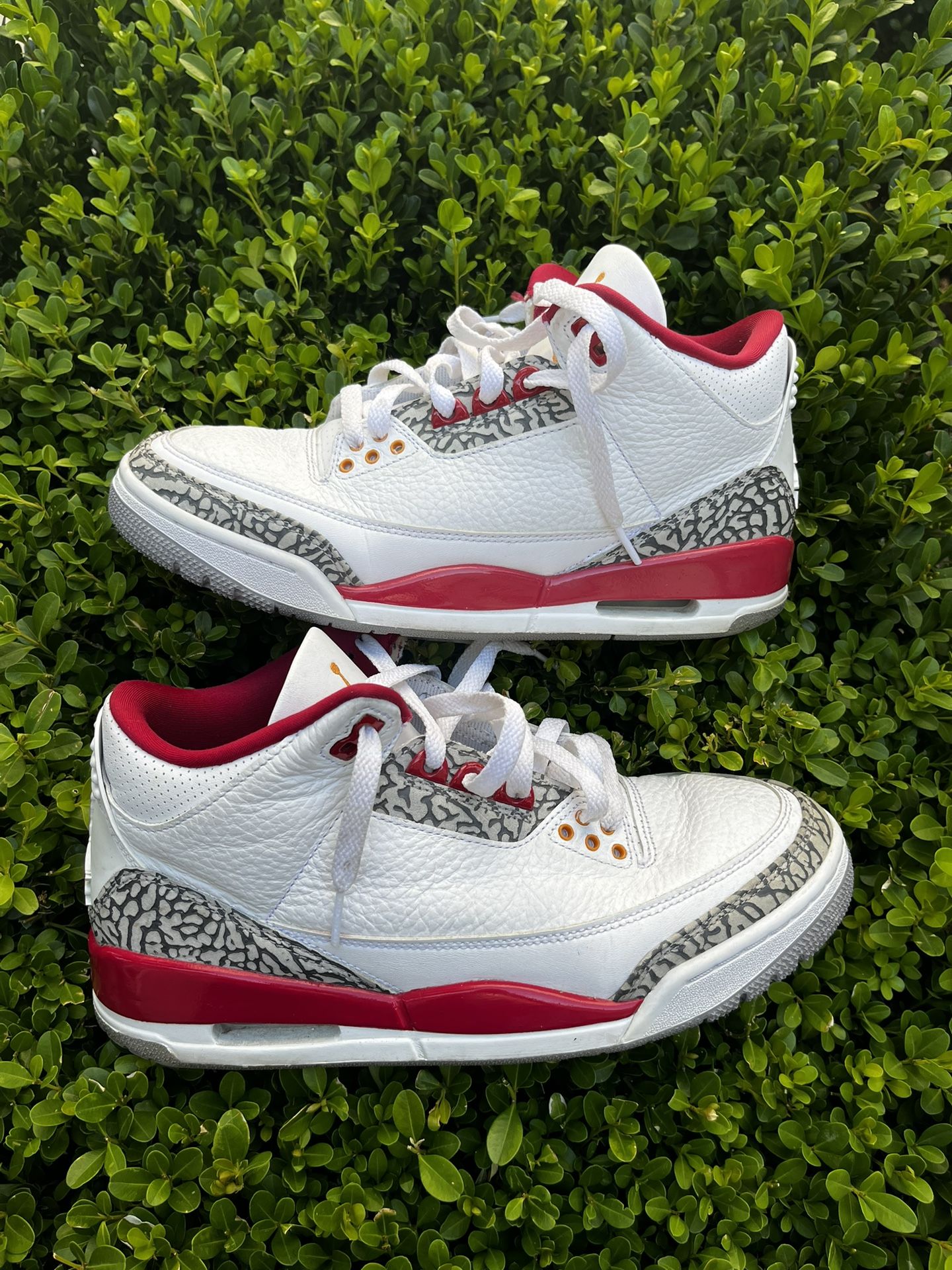 Size 8.5 - Jordan 3 Retro Mid Cardinal Red