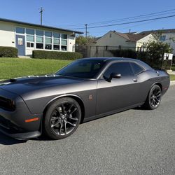 21’ Dodge Challenger Scat Pack Clean title