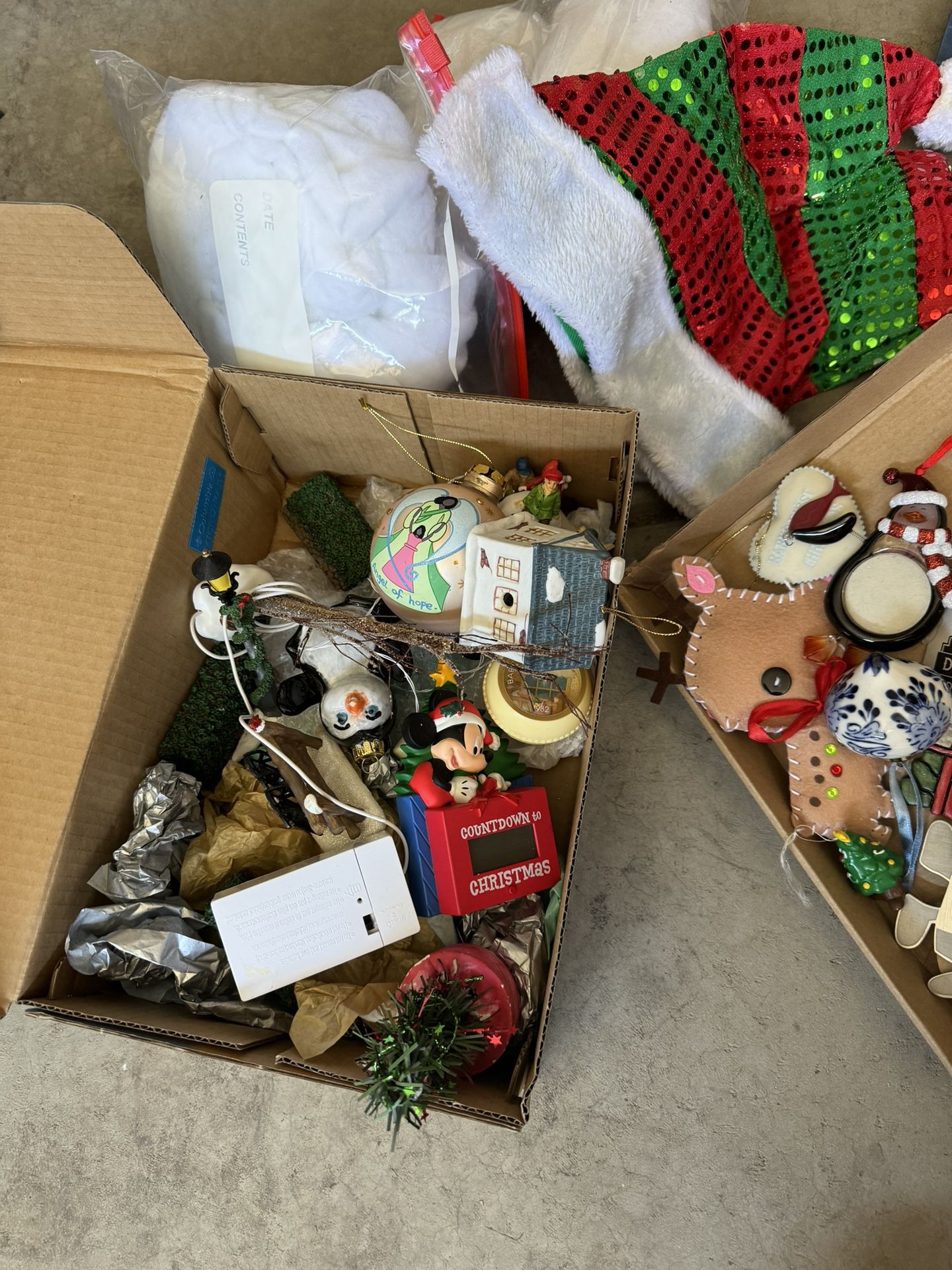 Holiday Decor Bundle - Mixed Christmas Decorations!