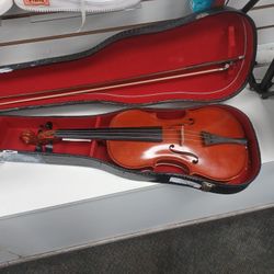 Antonio's Stradivarios student Violin