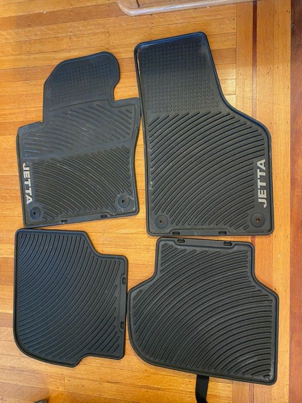 Volkswagen Jetta 2009_ 2012 Floor Mats (REDUCED)
