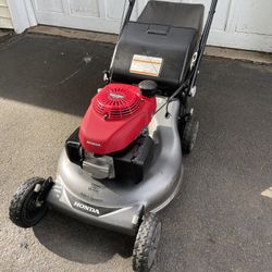 Honda Self Propelled Lawn Mower 
