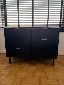 Set of dresser + 2 night stands