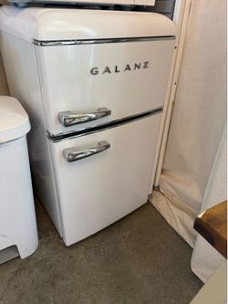 Retro Mini Fridge