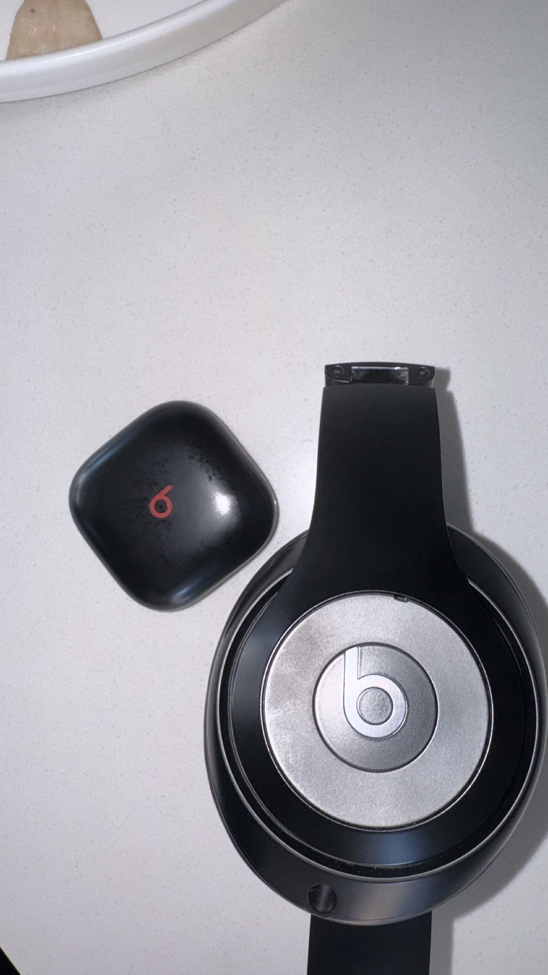 Black Studio Pro /Wireless Buds Beats By Dre Take Both For $90