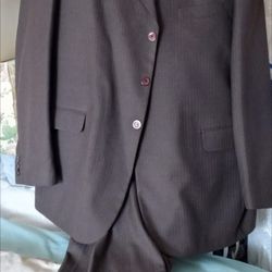 2 New Men's Suits Size 58, 56 High-quality Brand Italian Made $30 Each Chocolate Color And Gray Check Out All Pictures 
