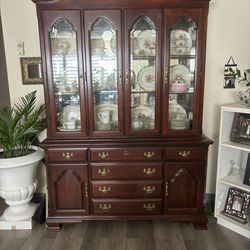 China Hutch and cabinet
