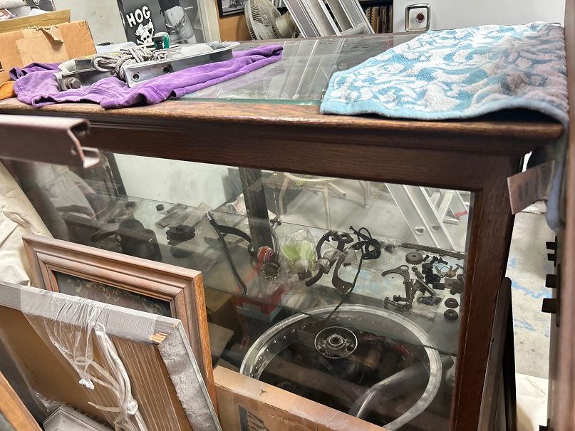 Showcase Antique Vintage