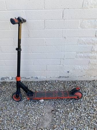 for parts or repair Swagtron SG-8 Swagger 8 Folding Electric Scooter