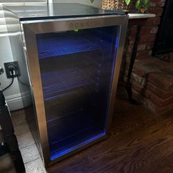 Wine cooler, mini fridge, beverage cooler