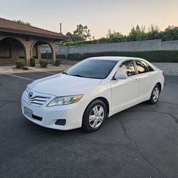 2011 TOYOTA CAMRY SPORT, 30 MPG, 4, CYL, CLEAN TITLE, SMOG,NAV,BT,2026 APRIL TAG